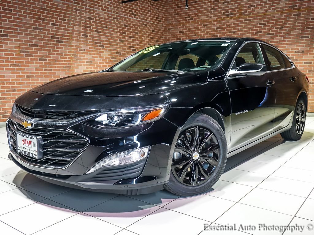 Used 2025 Chevrolet Malibu LT image 2