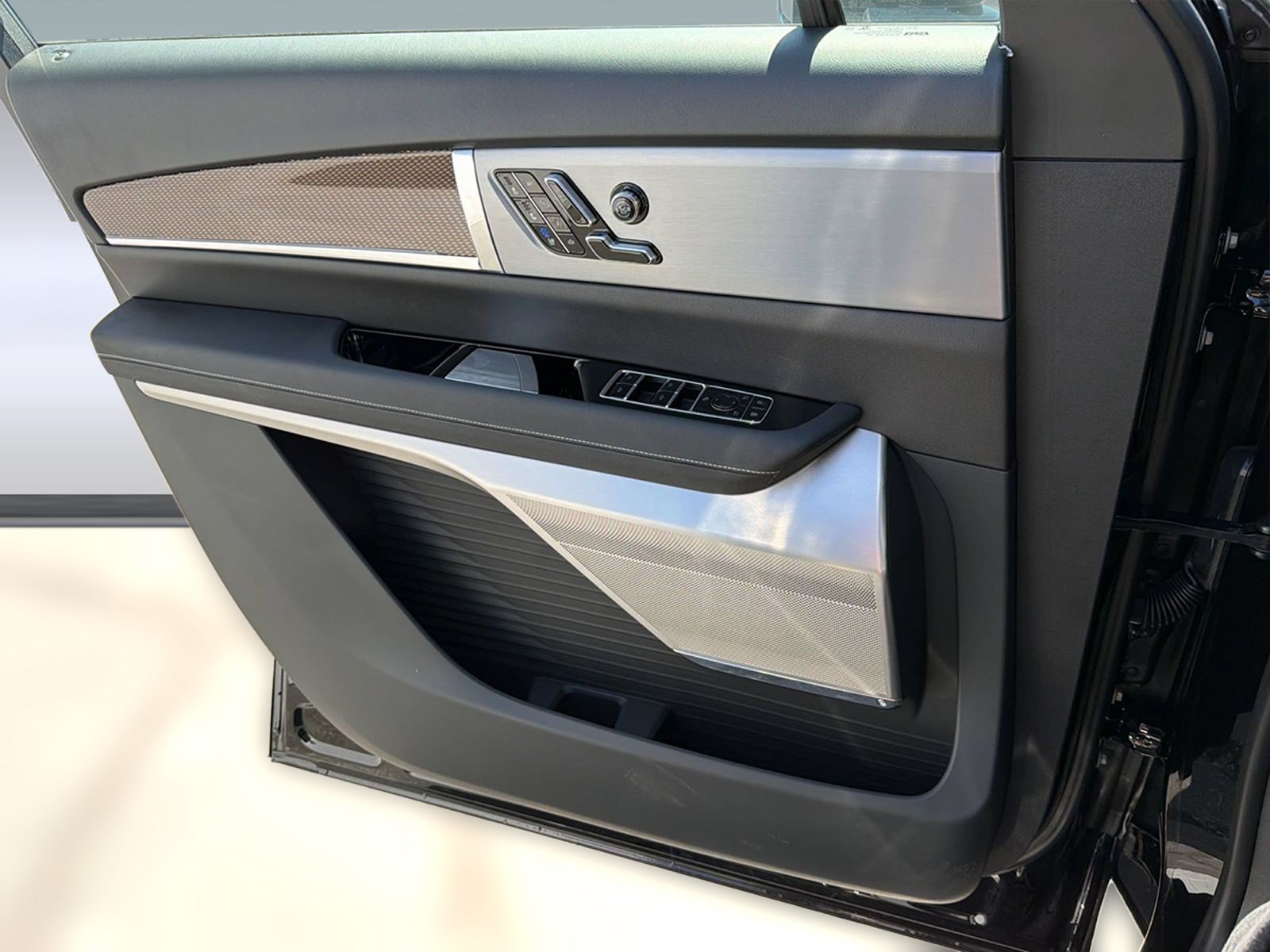 New 2027 Cadillac Vistiq Sport w/ LPO, Floor Liner Package AWD/4WD image 13