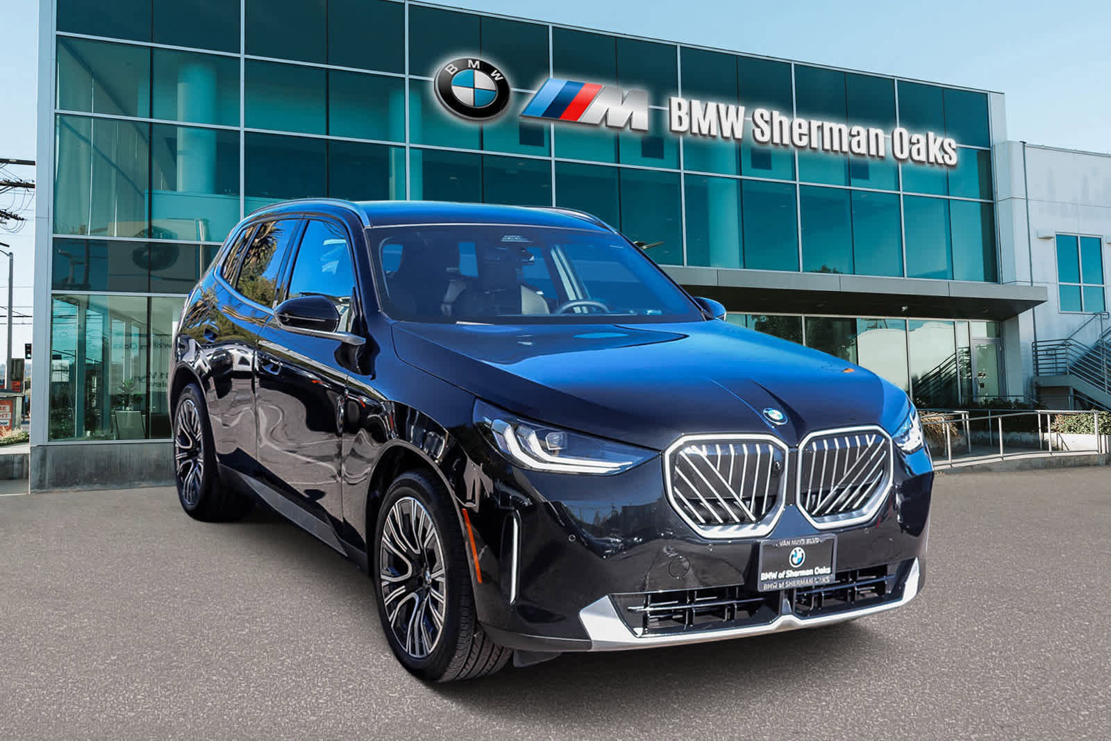 Used 2025 BMW X3 xDrive30i w/ Premium Package image 3