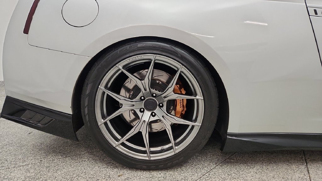 Used 2020 Nissan GT-R Premium AWD/4WD image 27