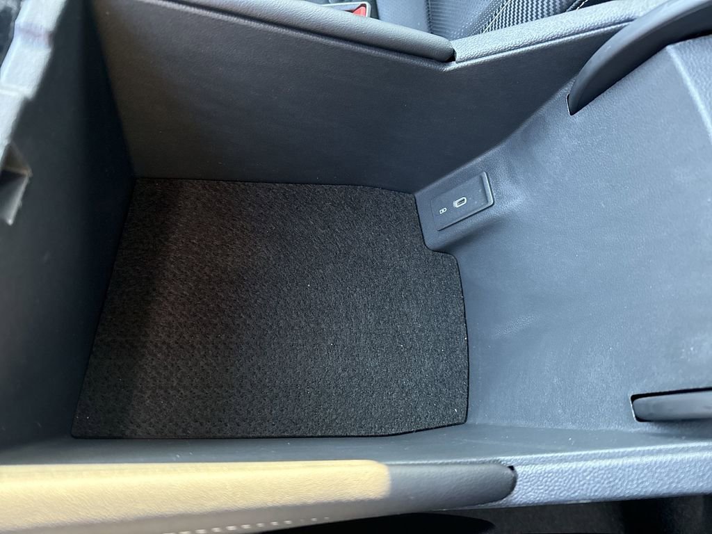 Used 2025 Volkswagen Atlas Cross Sport SE w/ Black Wheel Package image 36