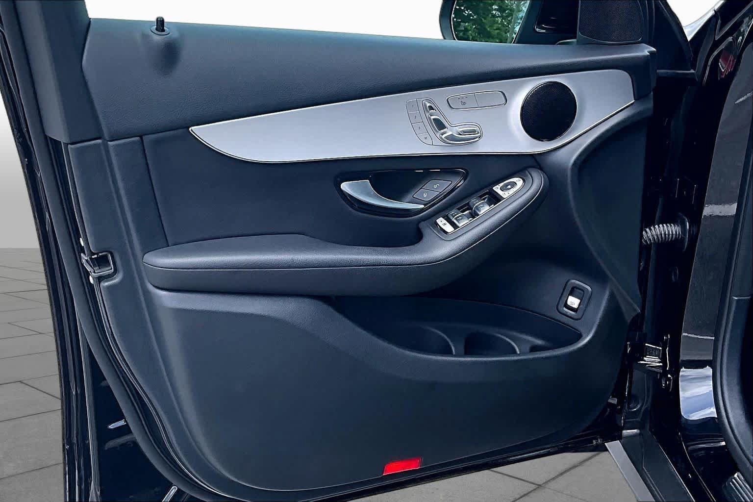Certified 2022 Mercedes-Benz GLC 300 w/ Premium Package Lite image 22