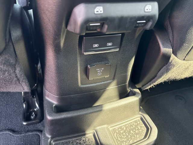 Used 2022 Jeep Wrangler Unlimited Sahara w/ Cold Weather Group AWD/4WD image 15