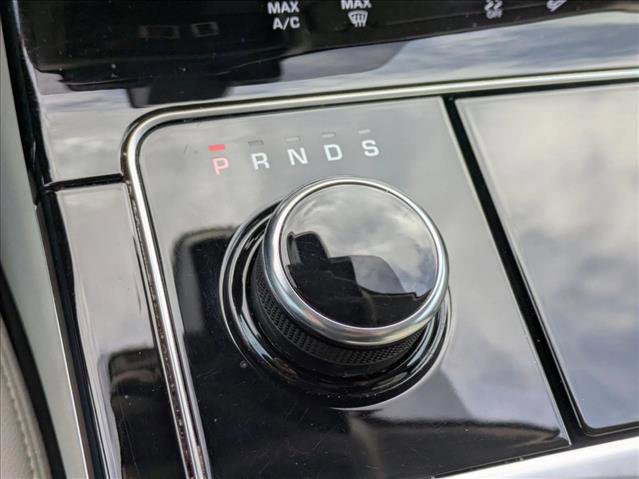 Used 2019 Land Rover Range Rover Velar S image 12