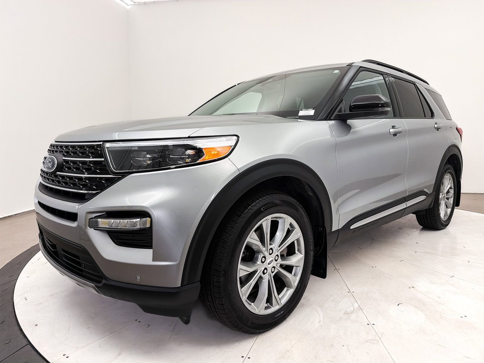 Used 2024 Ford Explorer XLT w/ Equipment Group 202A image 16