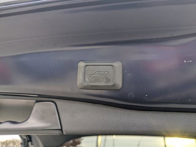 Used 2023 Toyota RAV4 XLE image 30