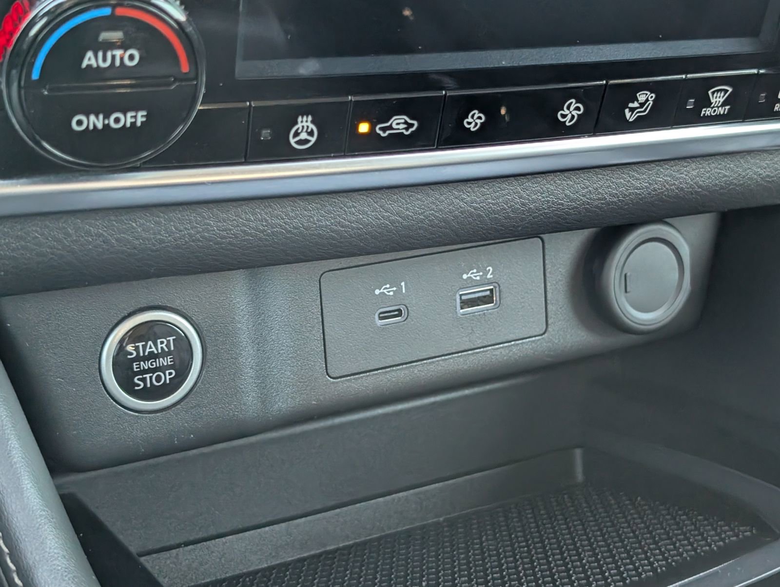 Used 2023 Nissan Rogue SL image 19