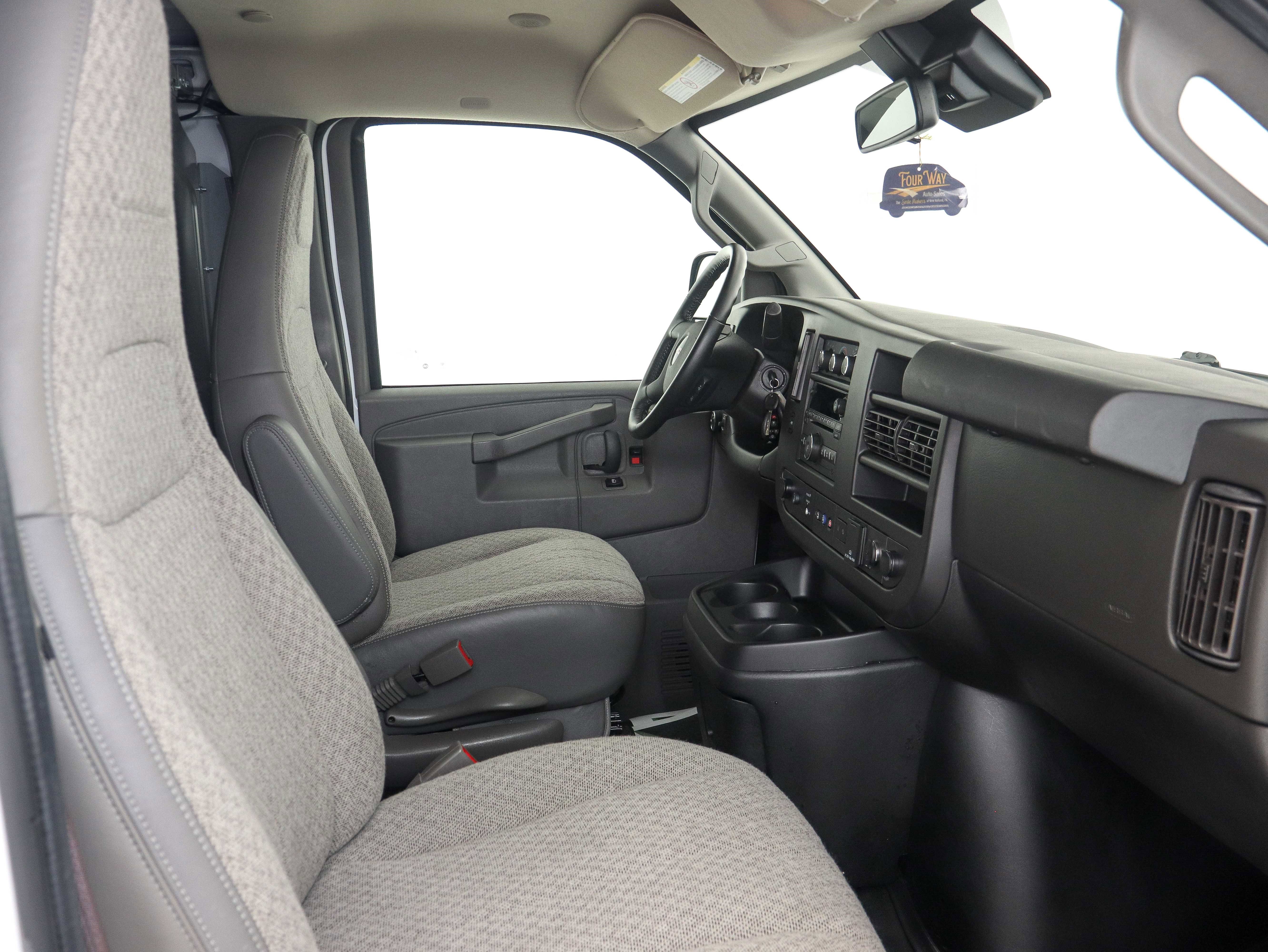 Used 2021 GMC Savana 2500 Extended w/ Driver Convenience Package image 16