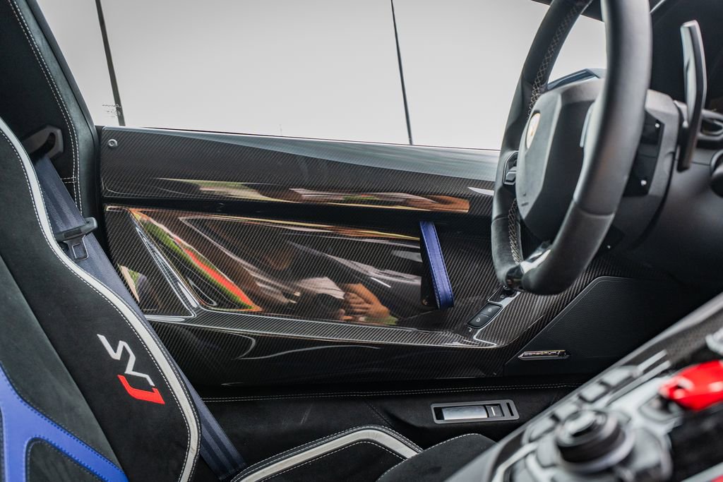 Used 2019 Lamborghini Aventador SVJ AWD/4WD image 23