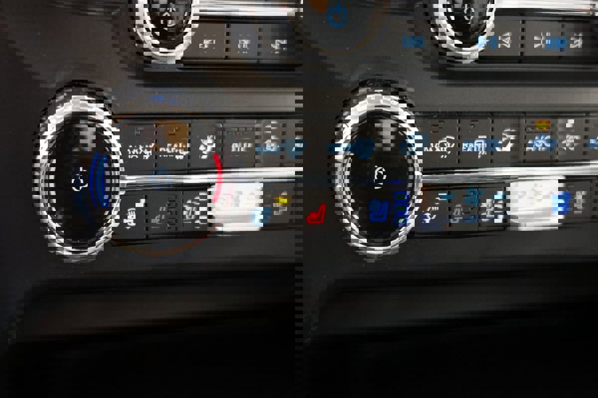 Used 2025 Ford F350 Lariat w/ Chrome Package image 9