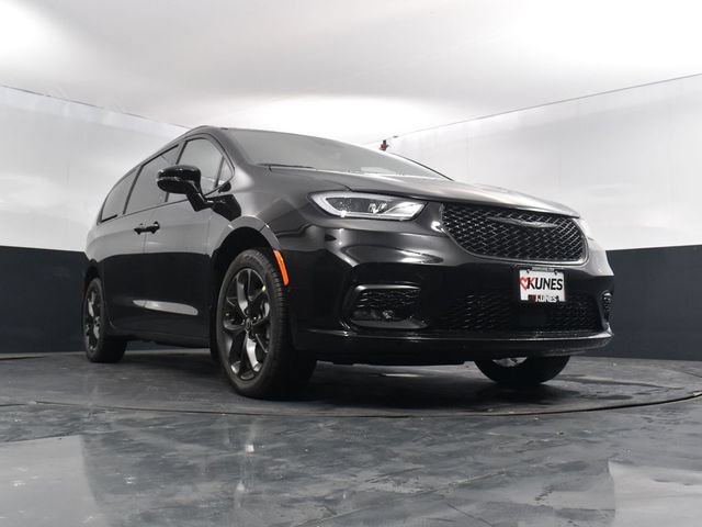 New 2026 Chrysler Pacifica Limited w/ S Appearance Package AWD/4WD image 44