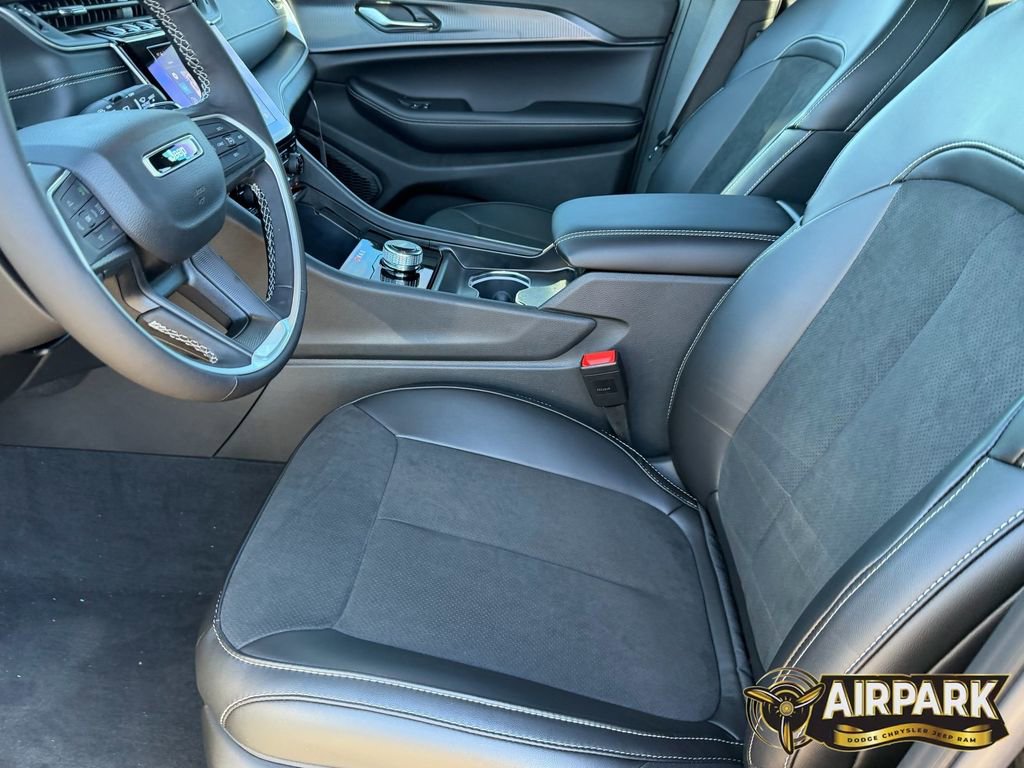 New 2025 Jeep Grand Cherokee L Altitude AWD/4WD image 17