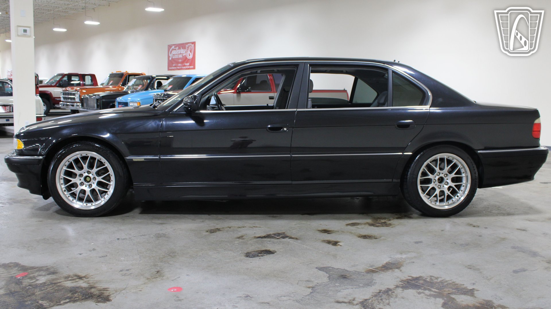 Used 2001 BMW 740iL RWD image 25