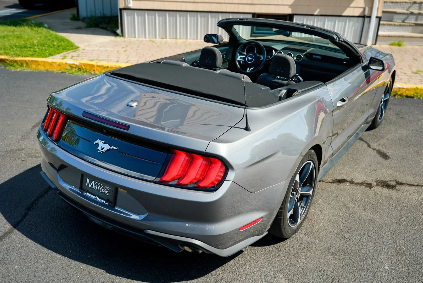 Used 2021 Ford Mustang Convertible RWD image 5