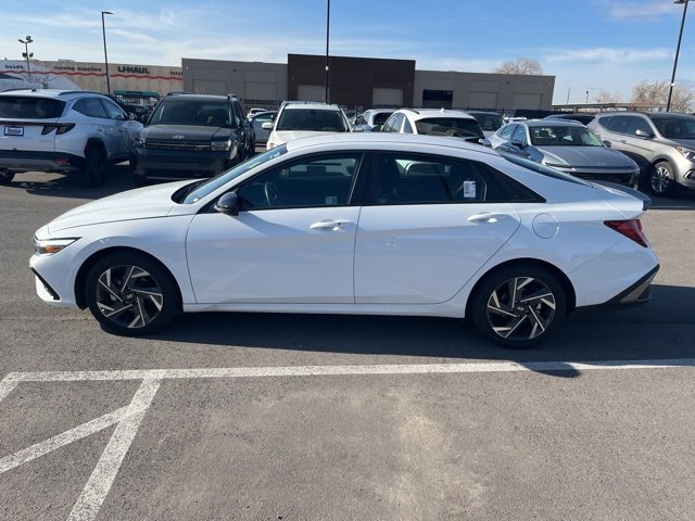 Used 2025 Hyundai Elantra SEL image 8