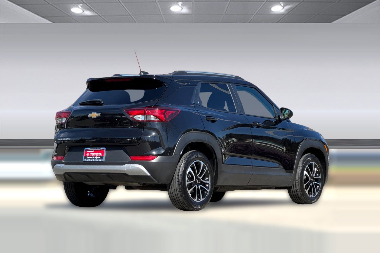 Used 2025 Chevrolet TrailBlazer LT image 3