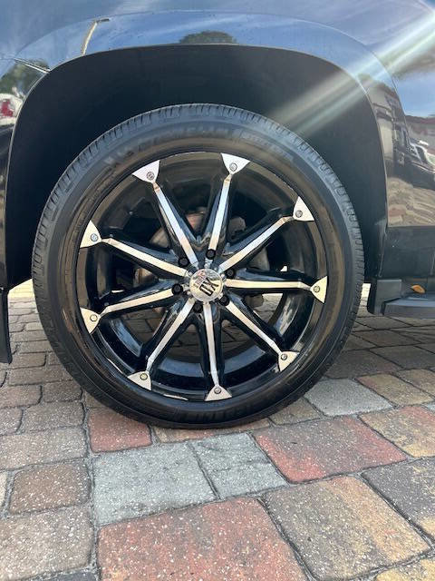 Used 2016 Chevrolet Suburban LT w/ Luxury Package RWD image 10