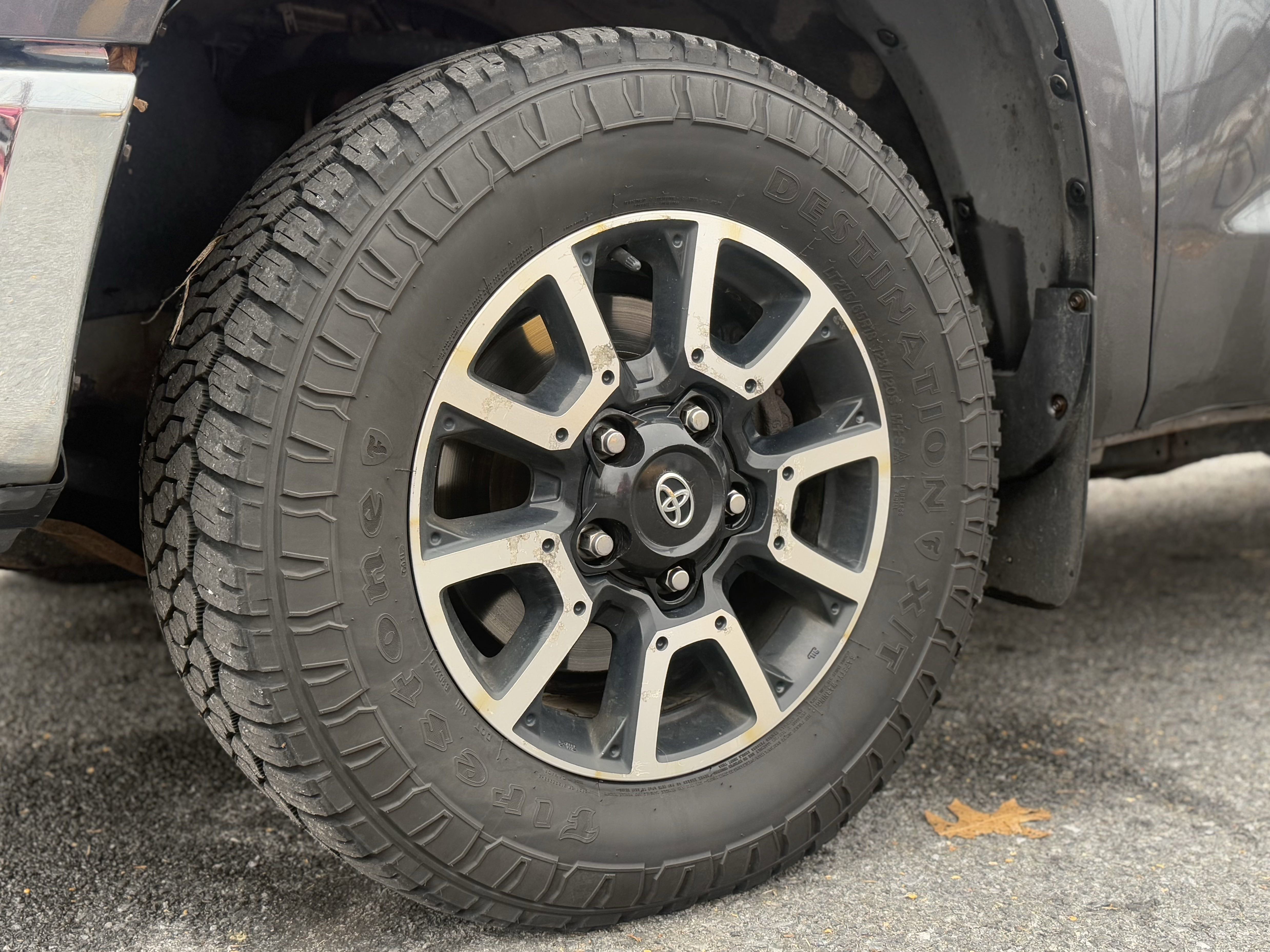 Used 2017 Toyota Tundra SR5 image 10