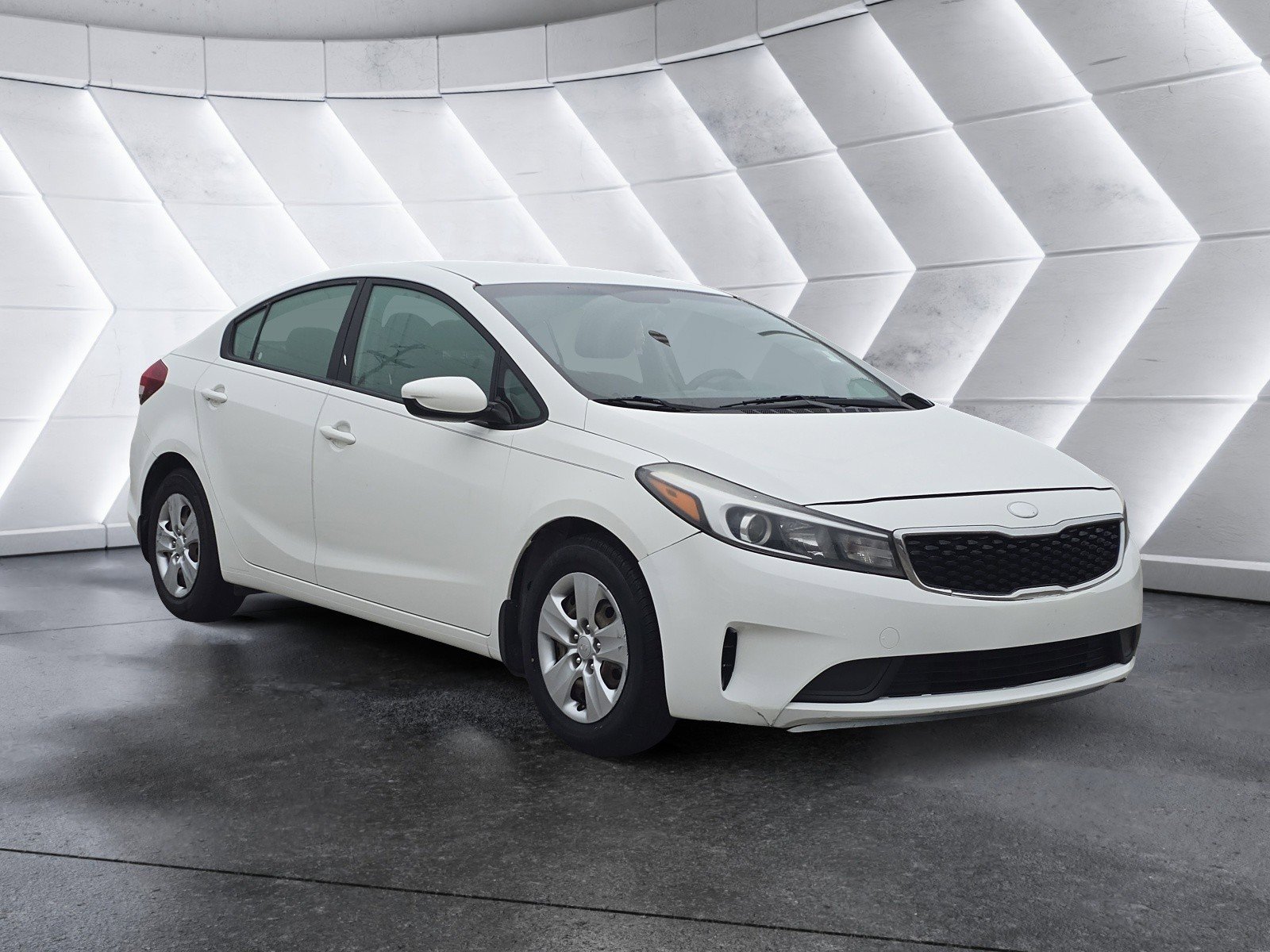 Used 2018 Kia Forte LX image 1