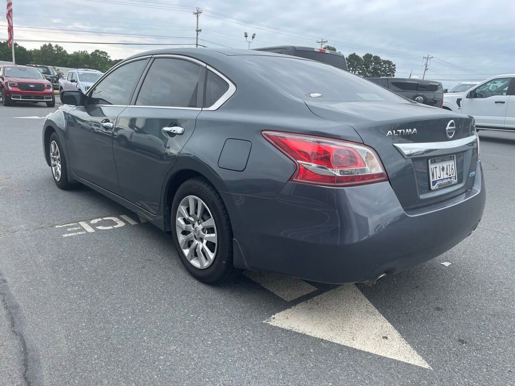 Used 2013 Nissan Altima 2.5 S FWD image 3
