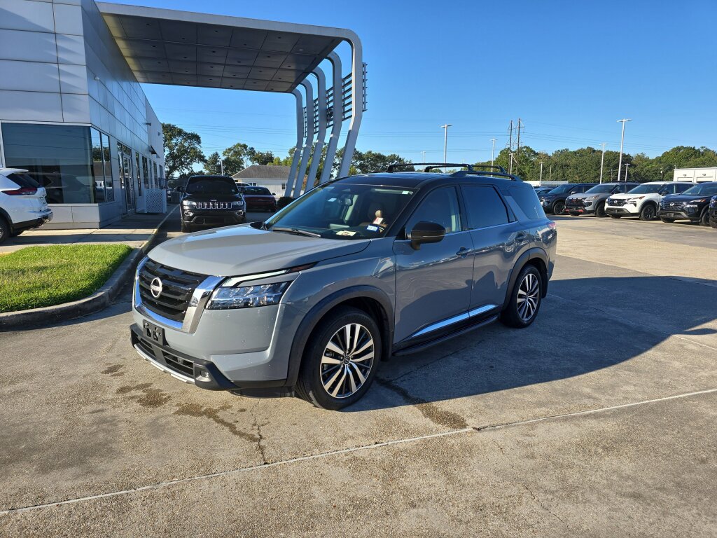 Used 2022 Nissan Pathfinder Platinum w/ Lighting Package (N93) image 2