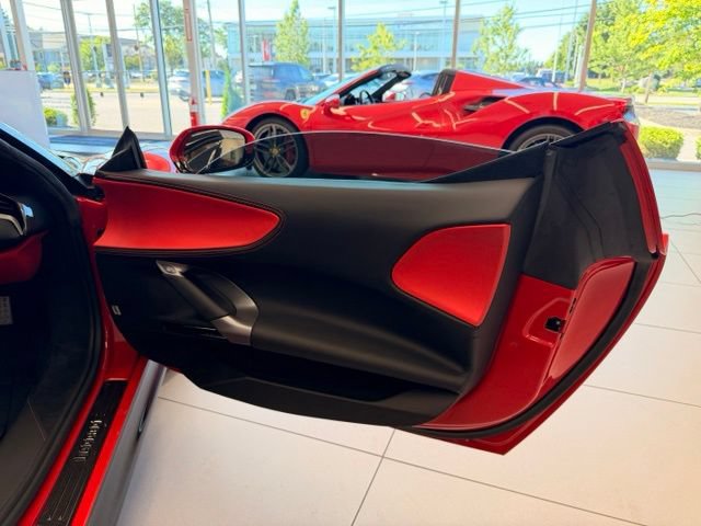 Used 2023 Ferrari SF90 Spider AWD/4WD image 18