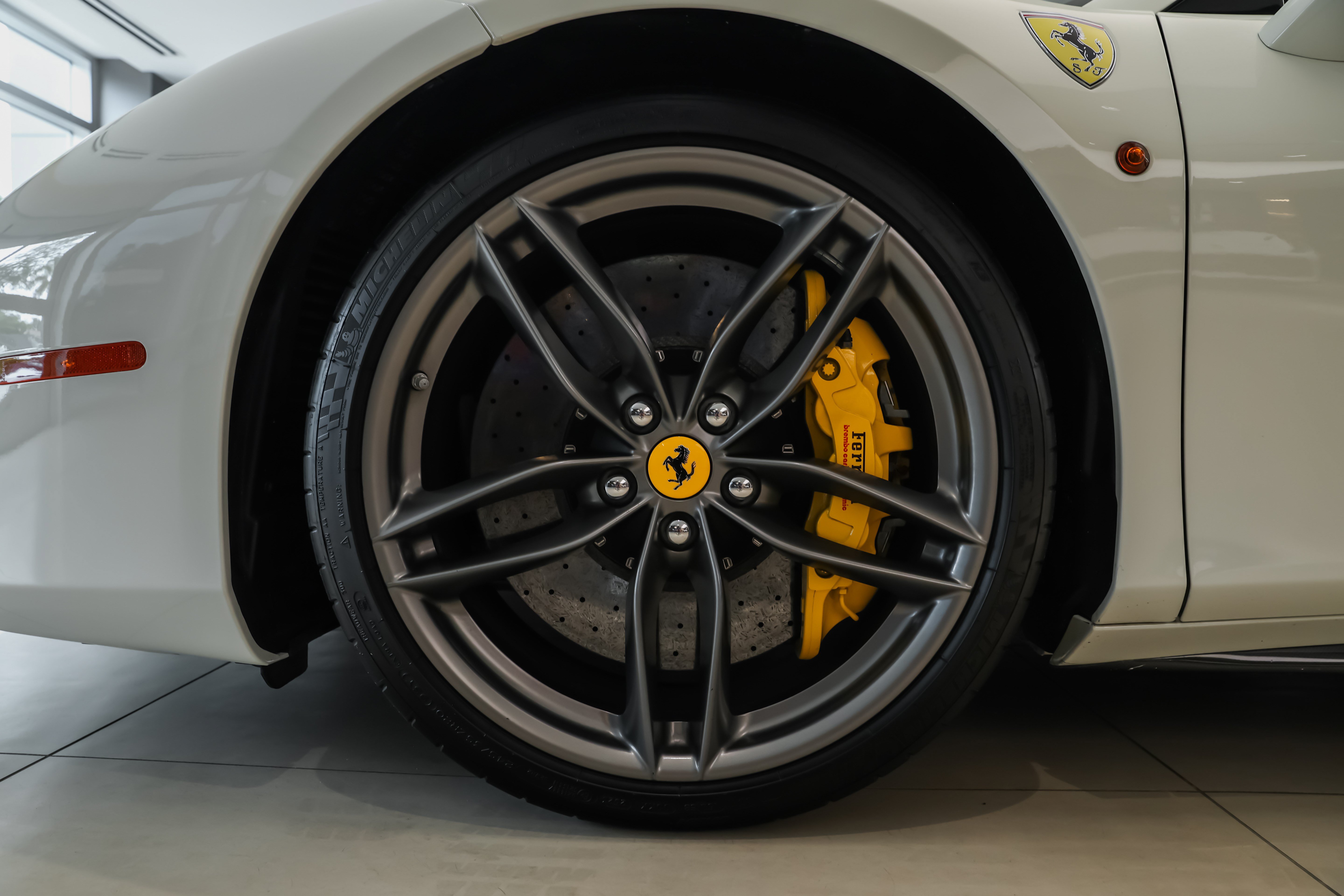 Used 2018 Ferrari 488 Spider RWD image 14