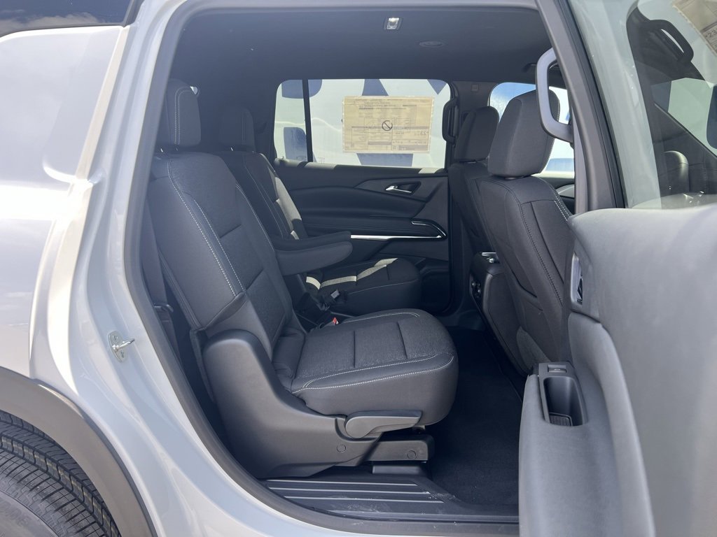 New 2025 Chevrolet Traverse LT image 31