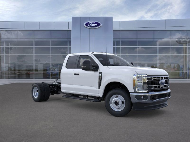 New 2025 Ford F350 XL w/ XL Chrome Package image 7