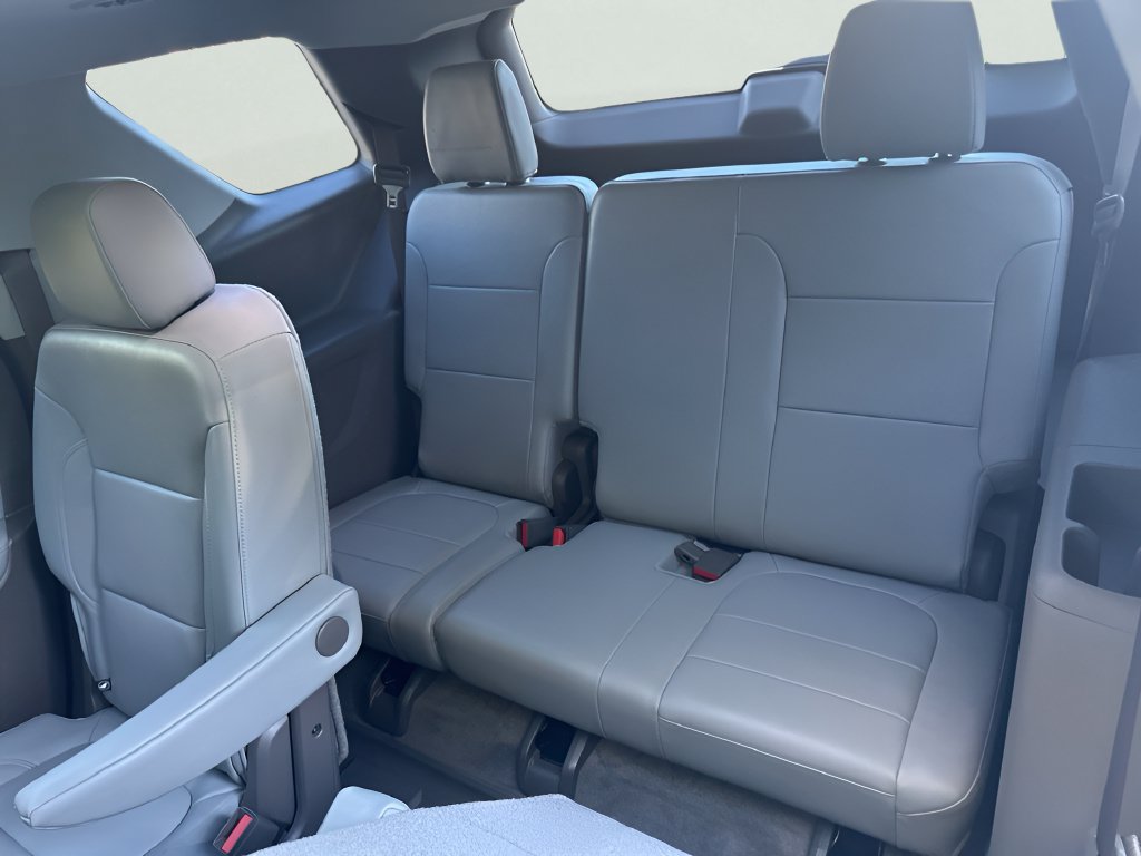 Used 2020 Chevrolet Traverse LT w/ LT Premium Package AWD/4WD image 28