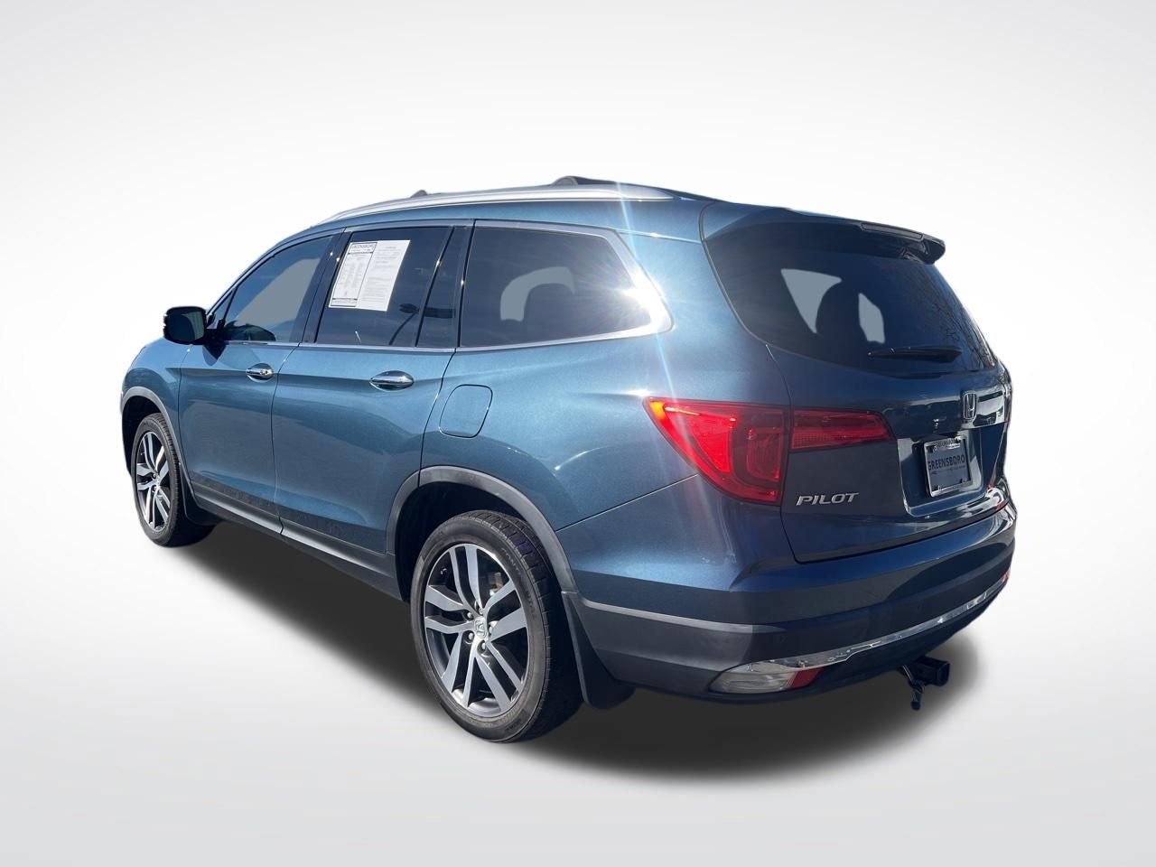 Used 2017 Honda Pilot Touring image 3