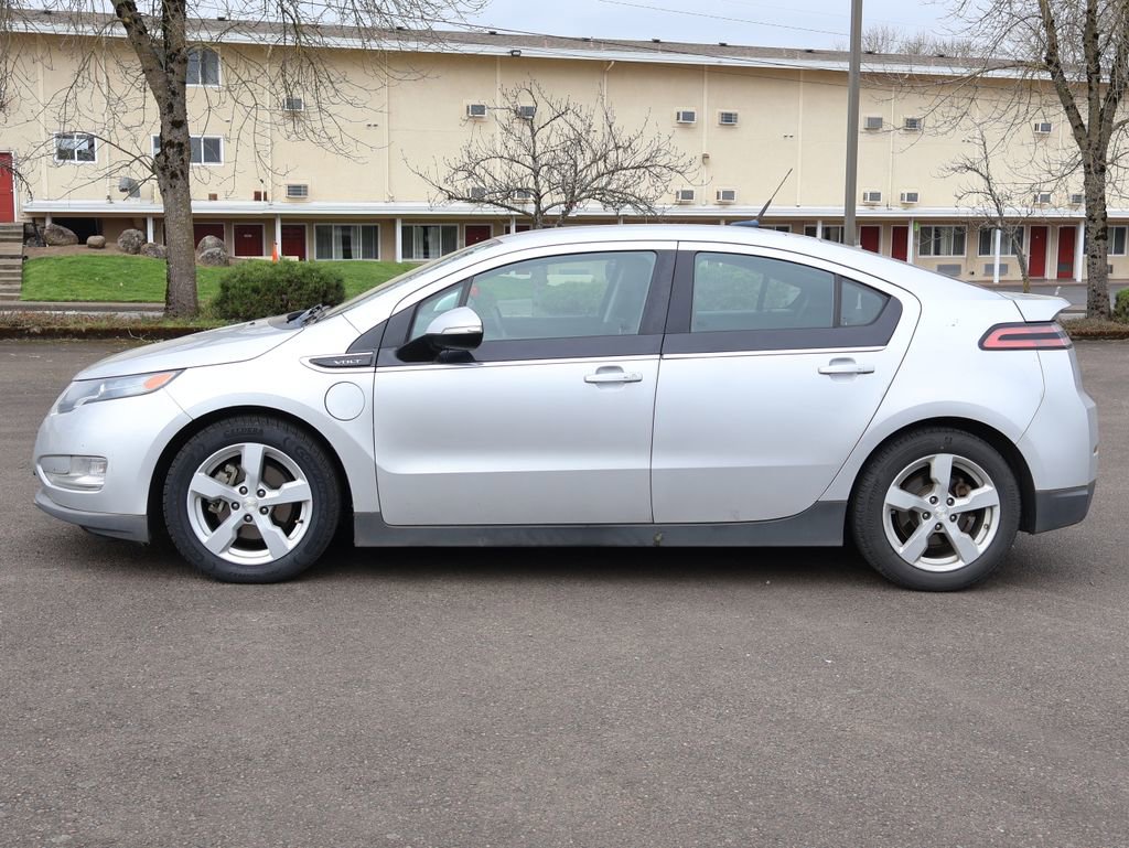 Used 2013 Chevrolet Volt Premium w/ Premium Trim Package image 3
