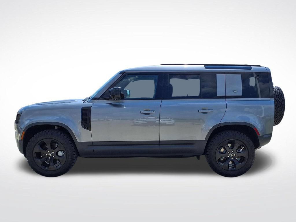 Used 2023 Land Rover Defender 110 SE AWD/4WD image 4