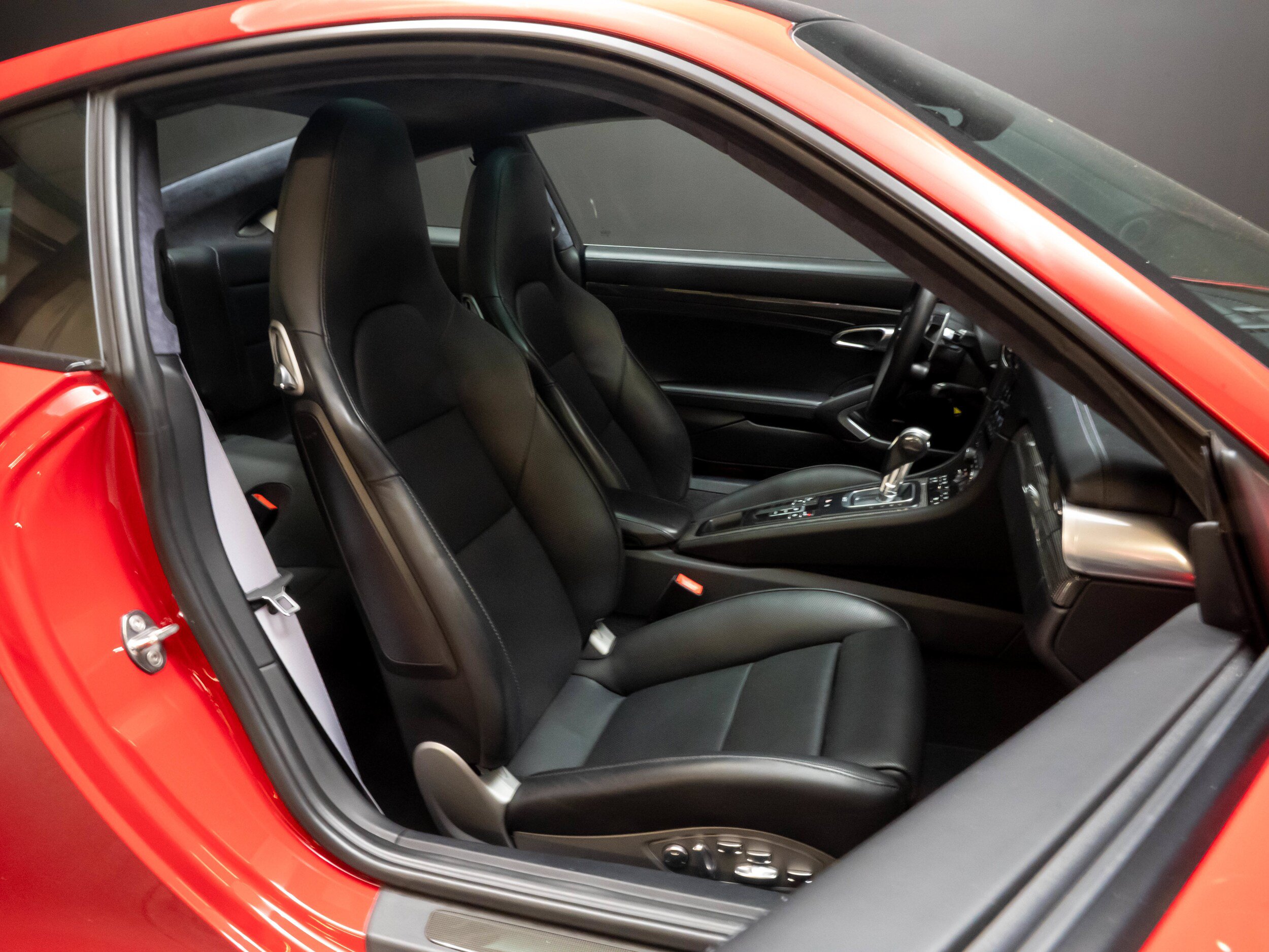 Certified 2019 Porsche 911 Turbo S AWD/4WD image 32