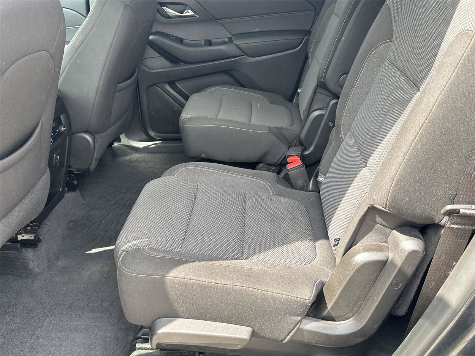 Used 2020 Chevrolet Traverse LT w/ Driver Confidence II Package AWD/4WD image 15