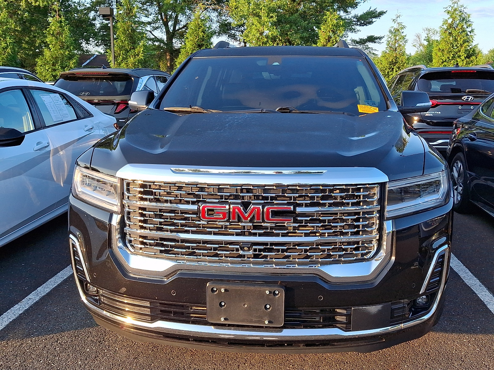 Used 2023 GMC Acadia Denali w/ Black Diamond Edition AWD/4WD image 3