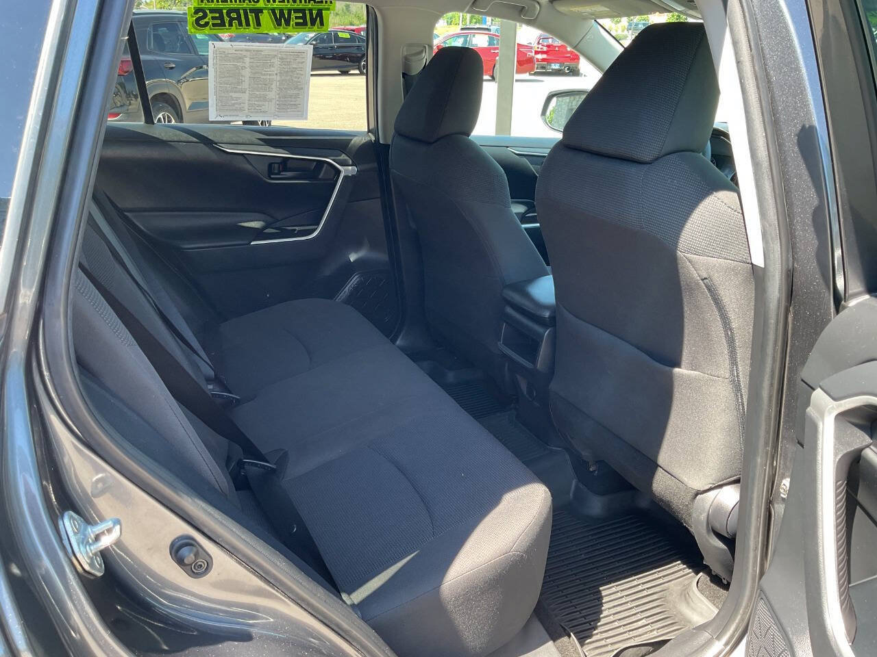 Used 2019 Toyota RAV4 LE w/ All Weather Liner Package AWD/4WD image 35