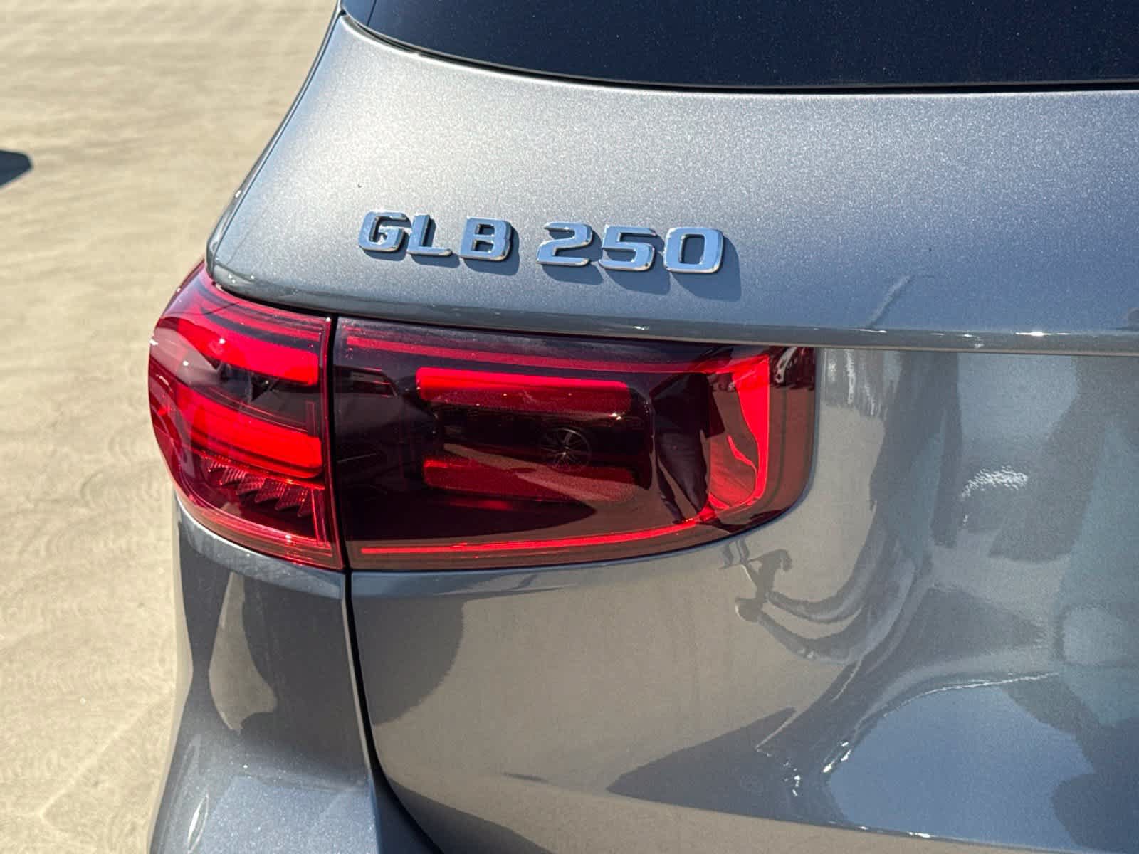 New 2026 Mercedes-Benz GLB 250 4MATIC image 13