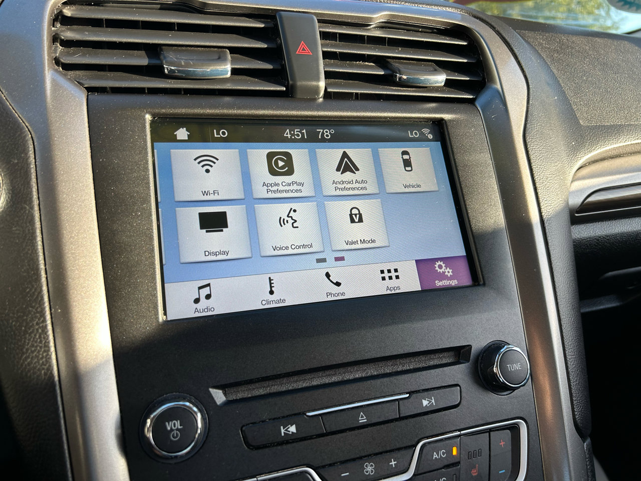 Used 2018 Ford Fusion SE w/ Equipment Group 602A image 19