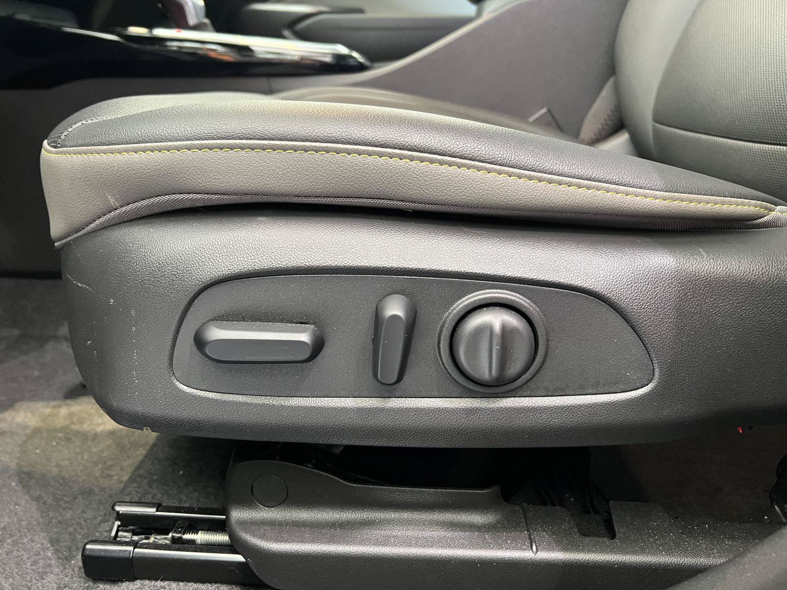 Used 2024 Chevrolet Trax ACTIV w/ Driver Confidence Package FWD image 13