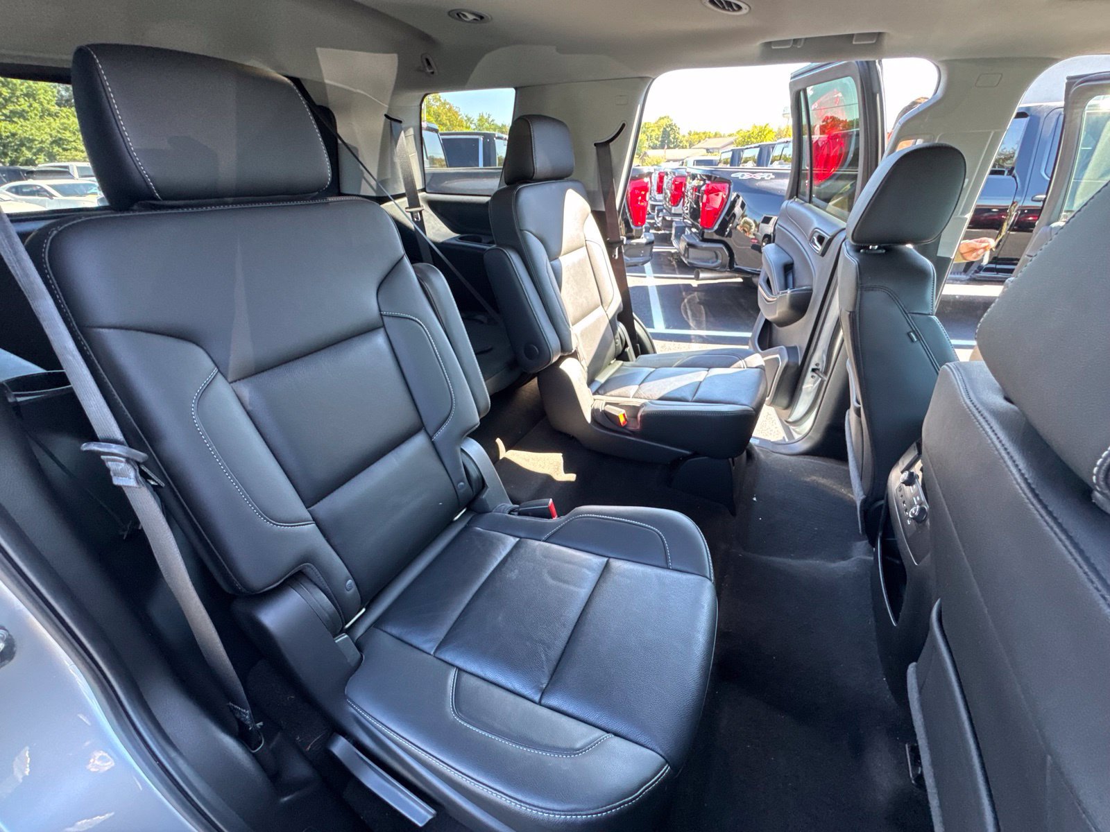Used 2018 Chevrolet Tahoe LT AWD/4WD image 36