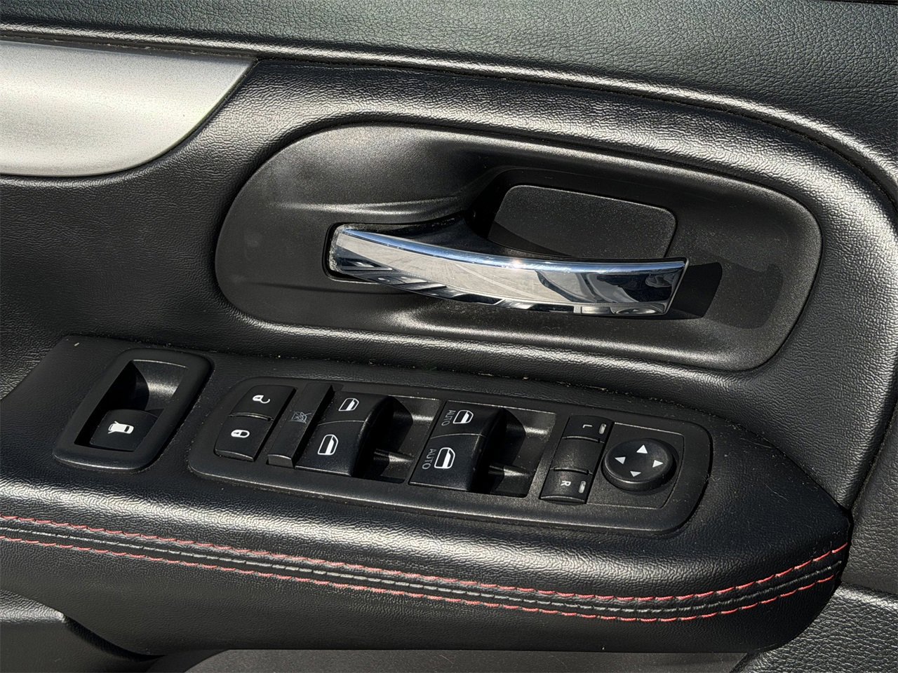 Used 2019 Dodge Grand Caravan GT image 23