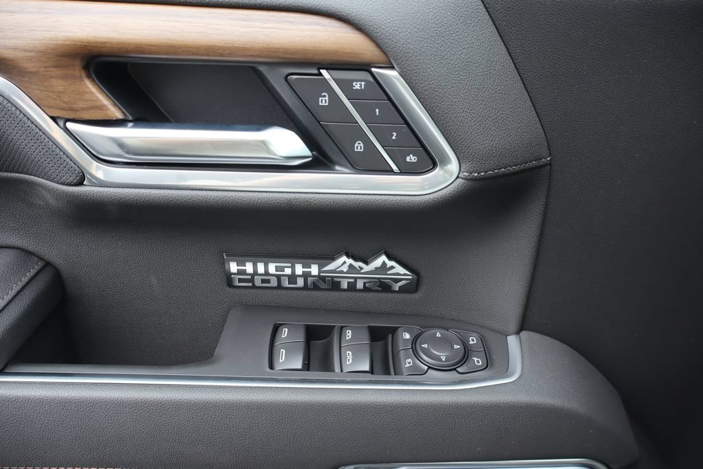 New 2026 Chevrolet Silverado 1500 High Country AWD/4WD image 17