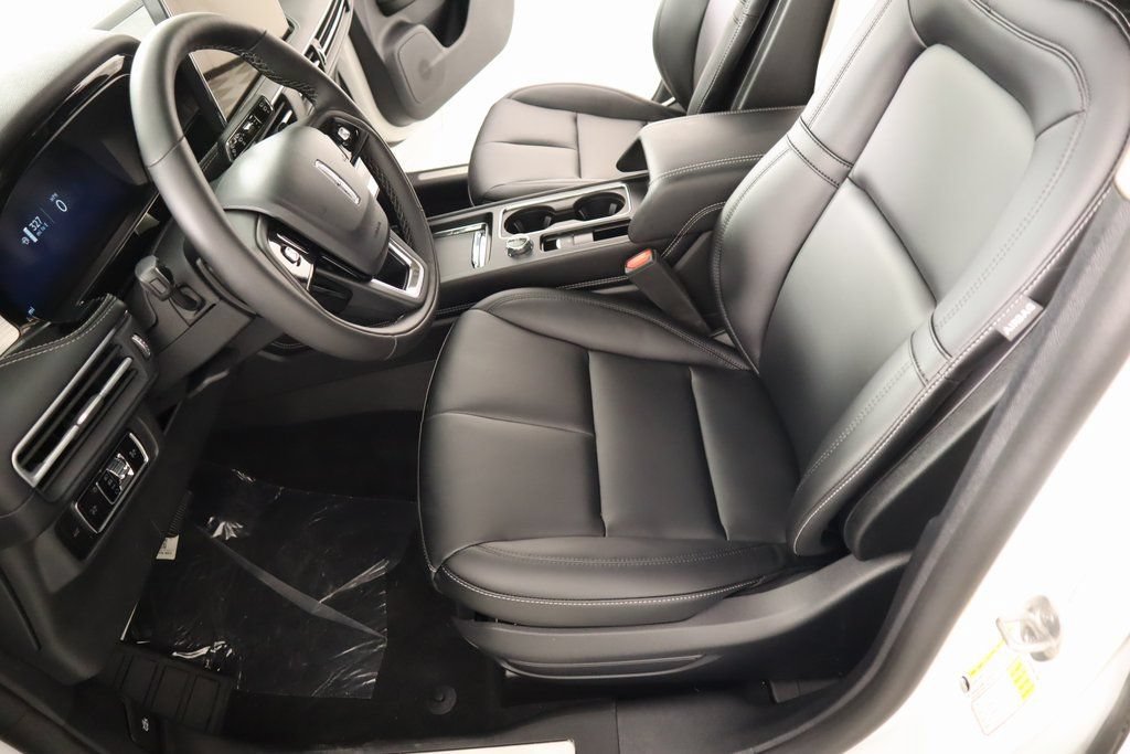 New 2026 Lincoln Corsair Premiere FWD image 13
