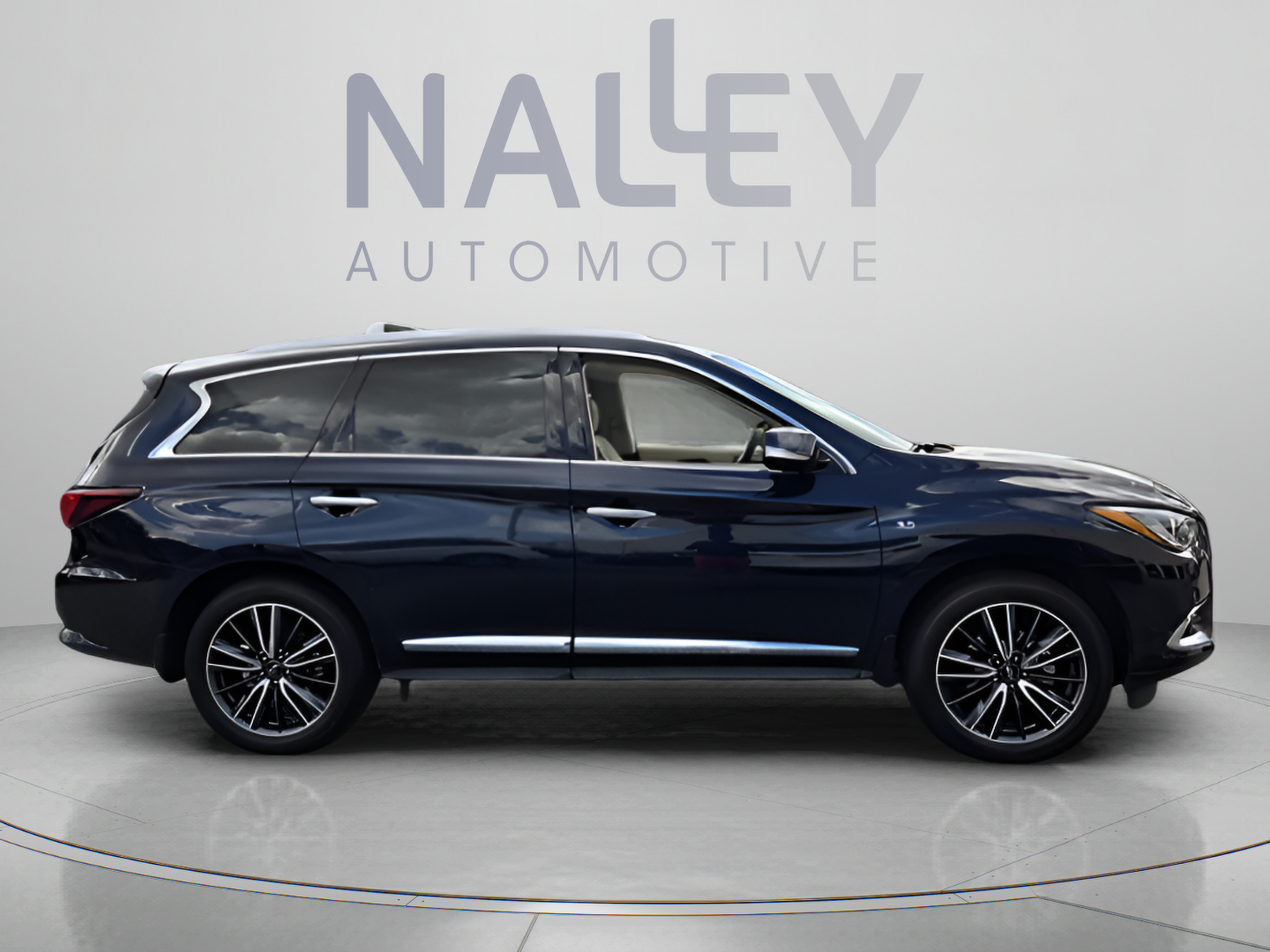 Used 2020 INFINITI QX60 Luxe w/ Sensory Package FWD image 6
