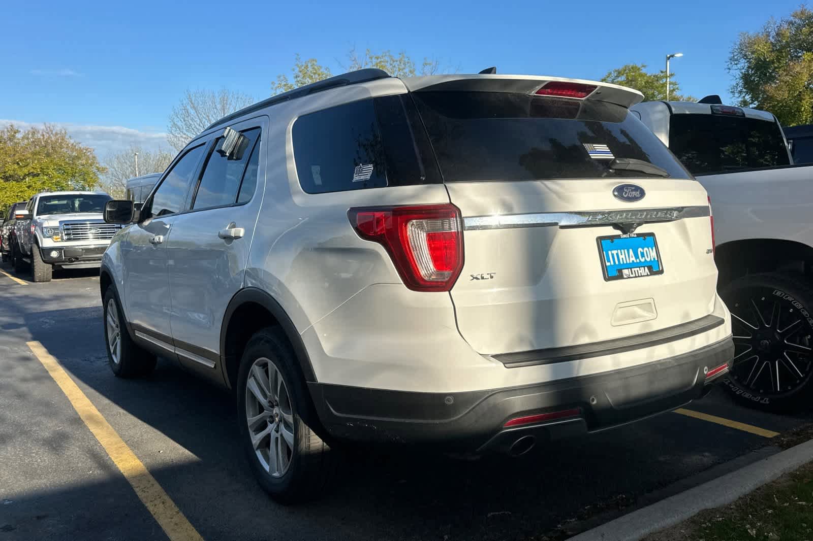 Used 2018 Ford Explorer XLT AWD/4WD image 6