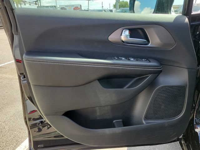 New 2026 Chrysler Voyager LX FWD image 16
