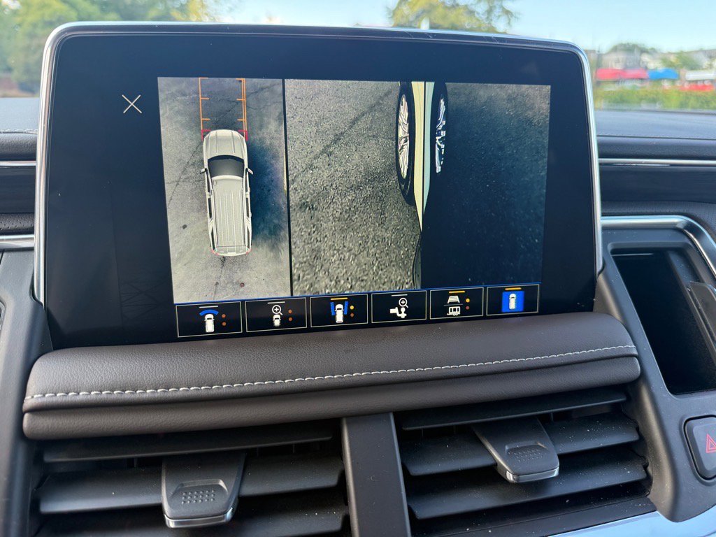 Used 2024 GMC Yukon SLT w/ SLT Luxury Package image 27