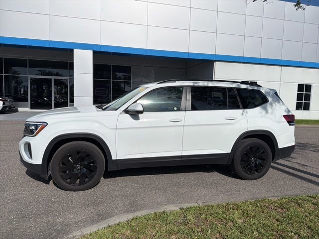 Used 2025 Volkswagen Atlas SE AWD/4WD image 5