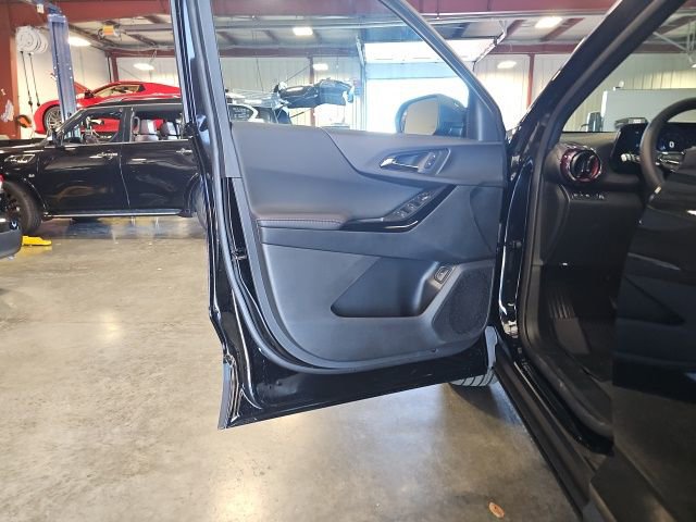 New 2026 Chevrolet Equinox RS w/ LPO, Floor Liner Package image 16